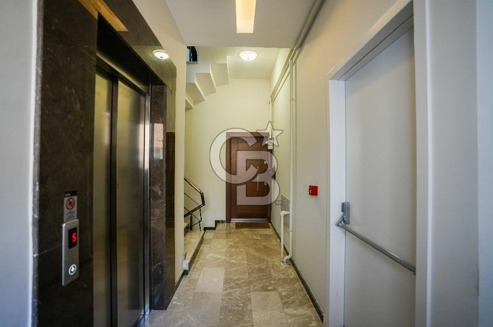 BEŞİKTAŞ DİKİLİTAŞ’TA SATILIK MANZARALI, YENİ VE KAT MÜLKİYETLİ ÇATI DUBLEKS