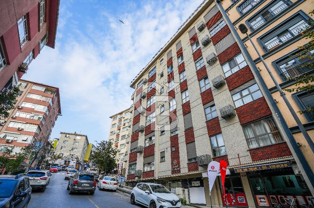 BEŞİKTAŞ DİKİLİTAŞ’TA SATILIK MANZARALI, YENİ VE KAT MÜLKİYETLİ ÇATI DUBLEKS