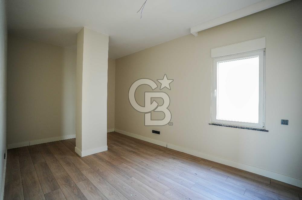 BEŞİKTAŞ DİKİLİTAŞ’TA SATILIK MANZARALI, YENİ VE KAT MÜLKİYETLİ ÇATI DUBLEKS