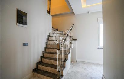 BEŞİKTAŞ DİKİLİTAŞ’TA SATILIK MANZARALI, YENİ VE KAT MÜLKİYETLİ ÇATI DUBLEKS