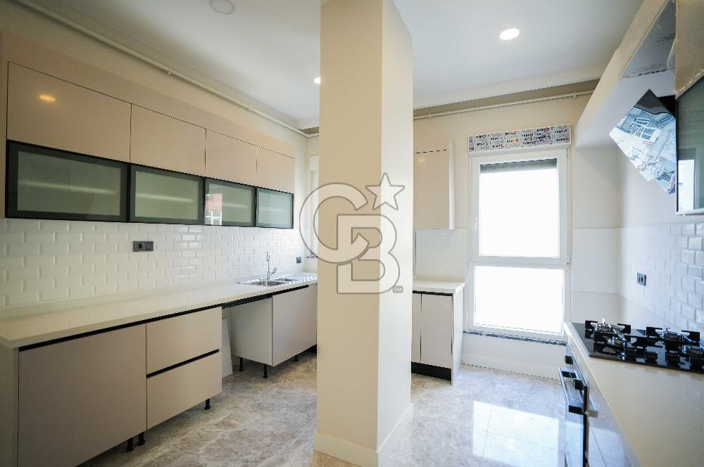 BEŞİKTAŞ DİKİLİTAŞ’TA SATILIK MANZARALI, YENİ VE KAT MÜLKİYETLİ ÇATI DUBLEKS