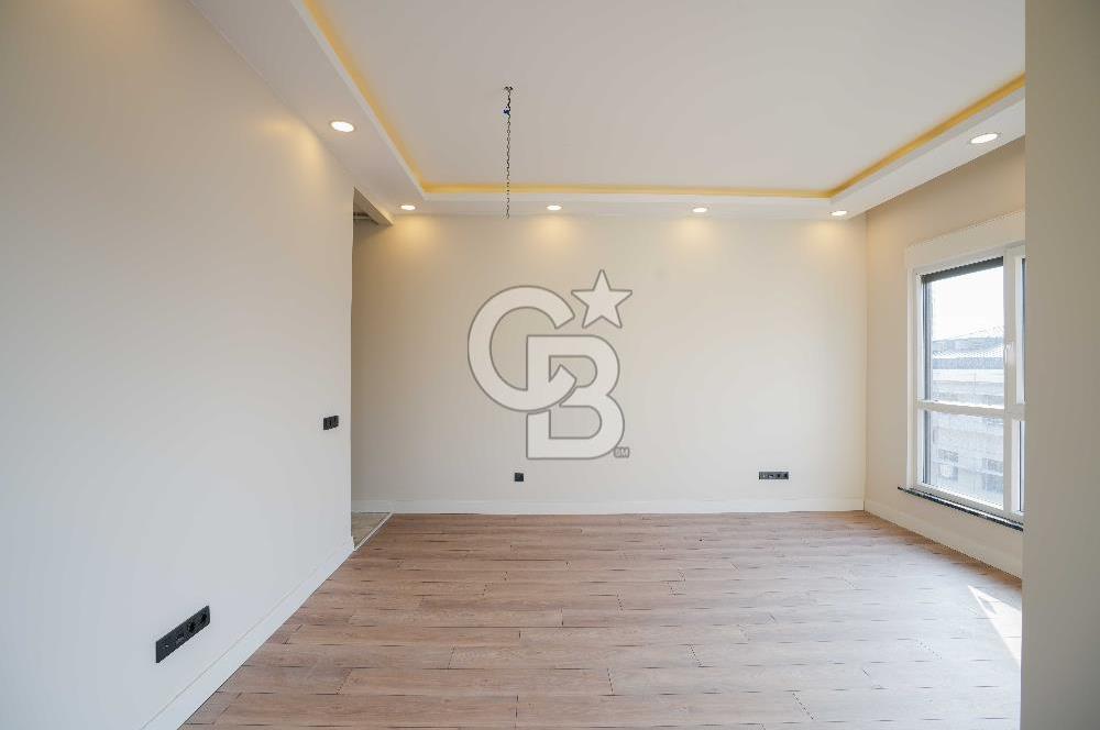 BEŞİKTAŞ DİKİLİTAŞ’TA SATILIK MANZARALI, YENİ VE KAT MÜLKİYETLİ ÇATI DUBLEKS