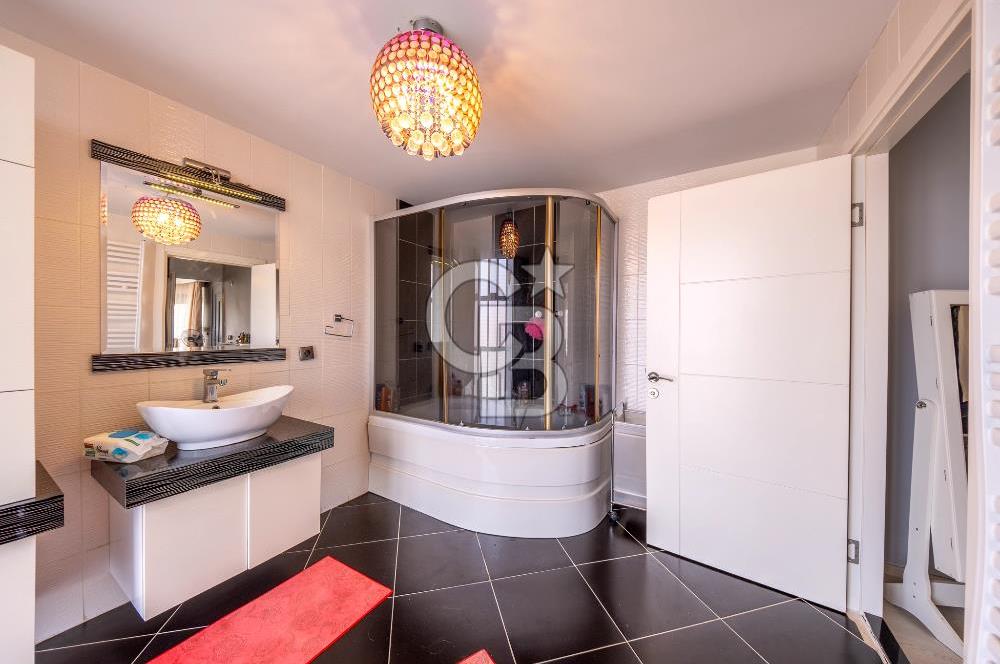 Kahramandere Özege Sitesinde 5+2 Satılık Villa