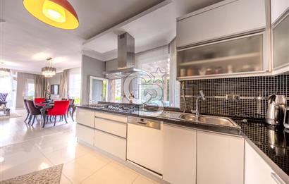 Kahramandere Özege Sitesinde 5+2 Satılık Villa