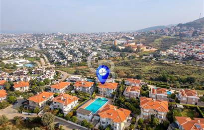 Kahramandere Özege Sitesinde 5+2 Satılık Villa