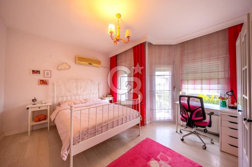 Kahramandere Özege Sitesinde 5+2 Satılık Villa