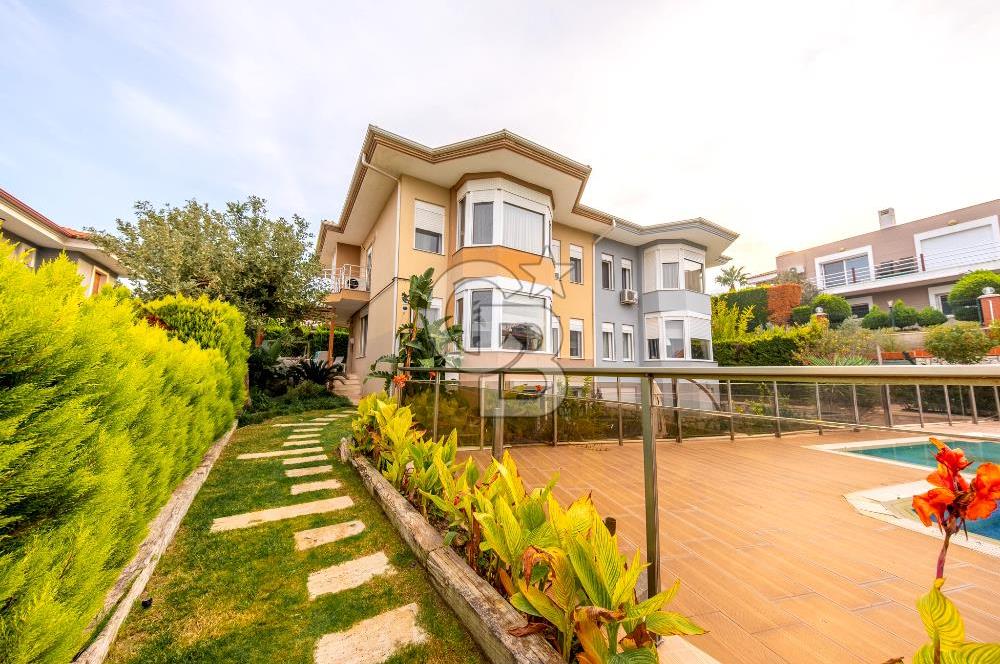 Kahramandere Özege Sitesinde 5+2 Satılık Villa