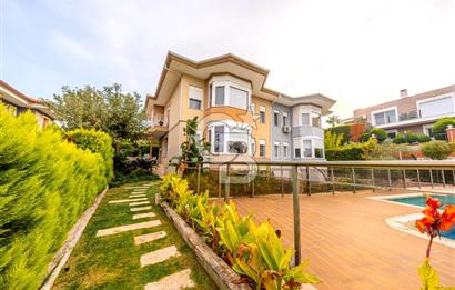 Kahramandere Özege Sitesinde 5+2 Satılık Villa