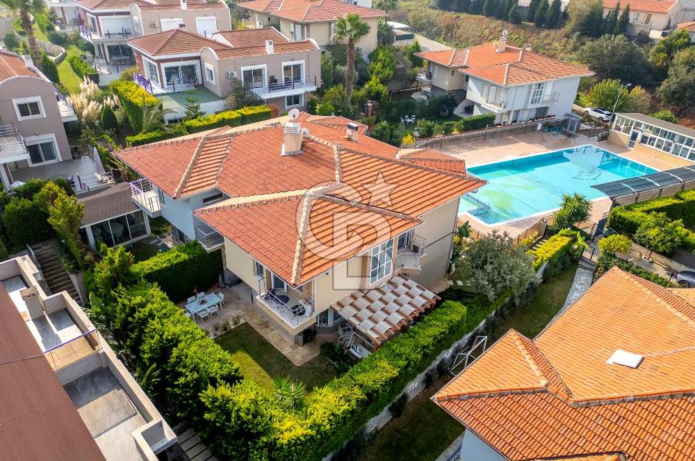 Kahramandere Özege Sitesinde 5+2 Satılık Villa