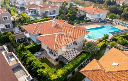 Kahramandere Özege Sitesinde 5+2 Satılık Villa