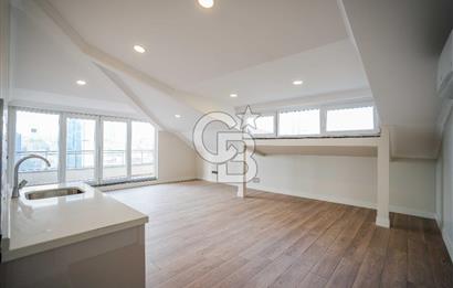 BEŞİKTAŞ DİKİLİTAŞ’TA SATILIK MANZARALI, YENİ VE KAT MÜLKİYETLİ ÇATI DUBLEKS