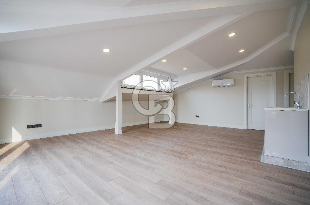 BEŞİKTAŞ DİKİLİTAŞ’TA SATILIK MANZARALI, YENİ VE KAT MÜLKİYETLİ ÇATI DUBLEKS