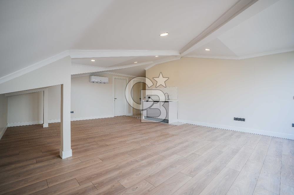 BEŞİKTAŞ DİKİLİTAŞ’TA SATILIK MANZARALI, YENİ VE KAT MÜLKİYETLİ ÇATI DUBLEKS