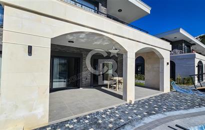 KUŞADASI KUŞTUR MAH. GENİŞ BAHÇE PAYI OLAN EŞYALI 1+1 RESİDENCE 