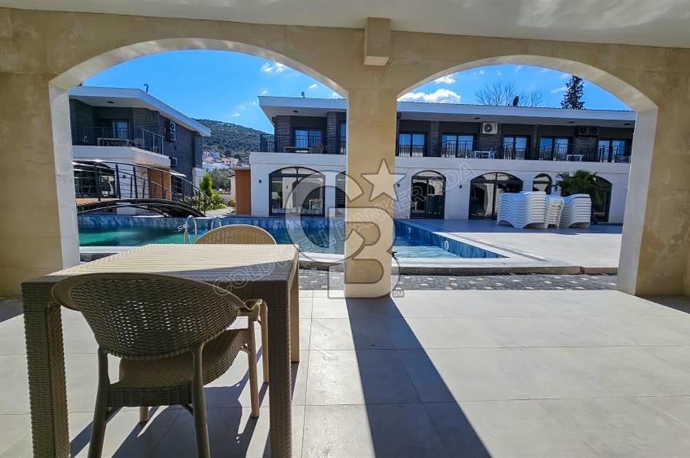 KUŞADASI KUŞTUR MAH. GENİŞ BAHÇE PAYI OLAN EŞYALI 1+1 RESİDENCE 