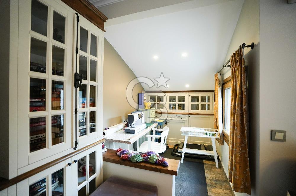 ÇEKMEKÖY MİRA BEŞYILDIZ SİTESİNDE SATILIK 4+1 ÇATI DUBLEKS