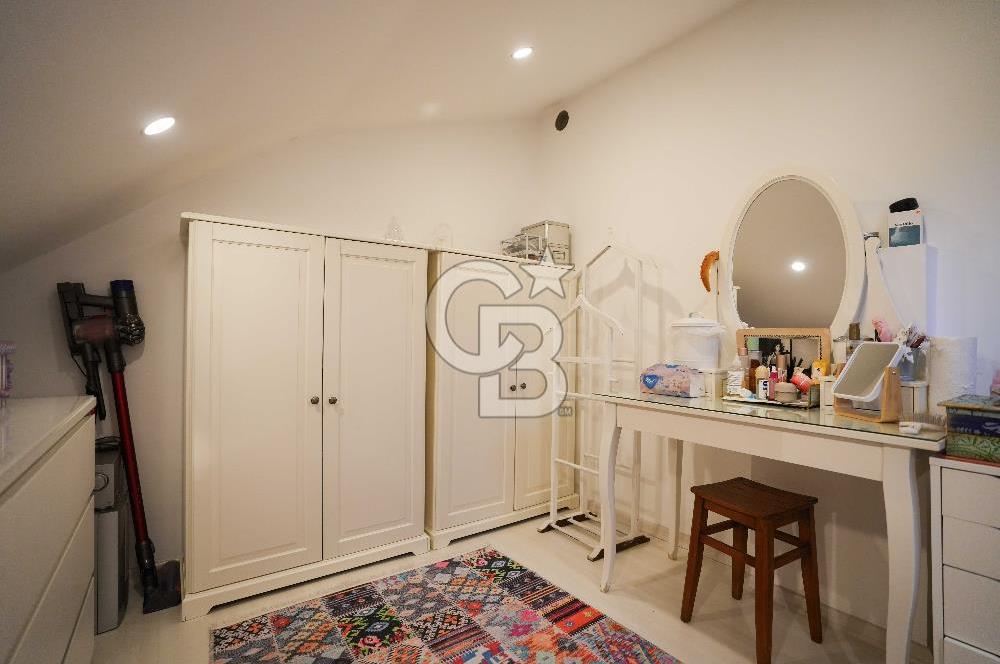 ÇEKMEKÖY MİRA BEŞYILDIZ SİTESİNDE SATILIK 4+1 ÇATI DUBLEKS