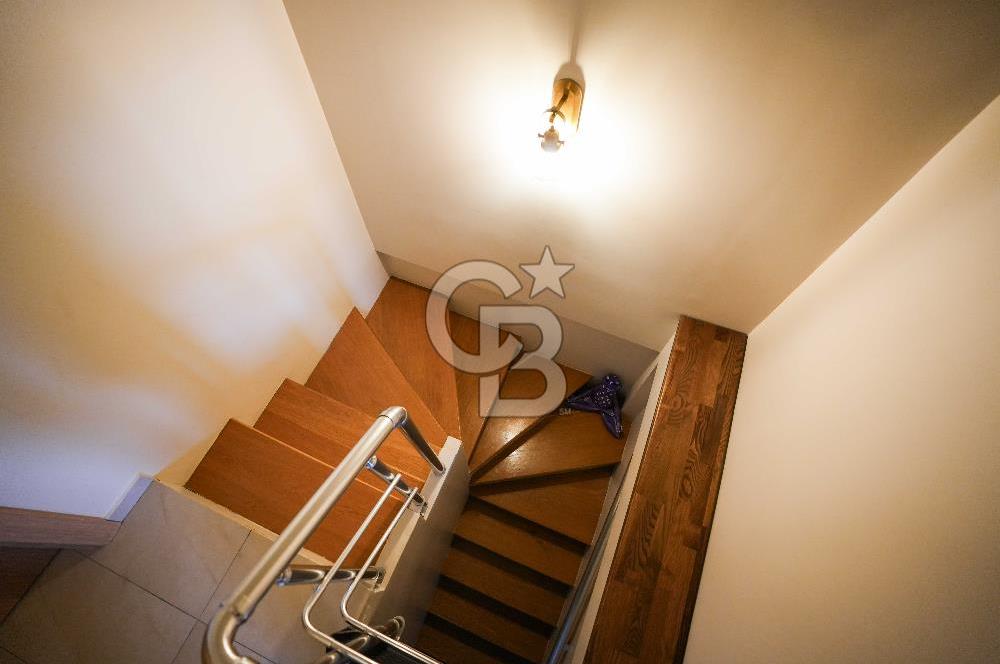 ÇEKMEKÖY MİRA BEŞYILDIZ SİTESİNDE SATILIK 4+1 ÇATI DUBLEKS