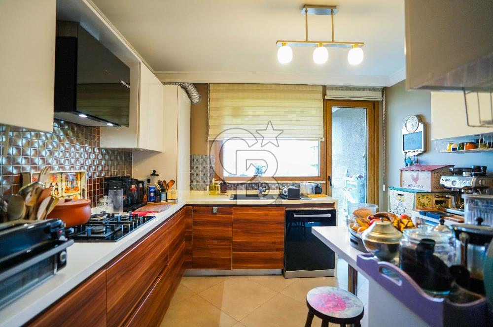 ÇEKMEKÖY MİRA BEŞYILDIZ SİTESİNDE SATILIK 4+1 ÇATI DUBLEKS