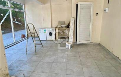 Ayvalık Sarımsaklı'da Merkezi Konumda Satılık Dükkan