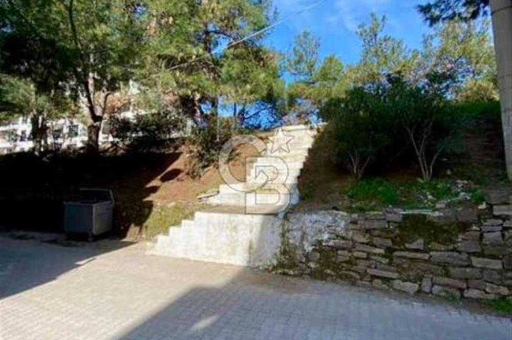 Ayvalık Sarımsaklı'da Merkezi Konumda Satılık Dükkan