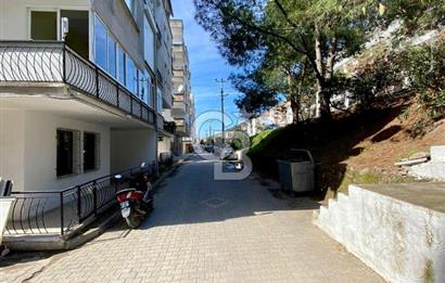 Ayvalık Sarımsaklı'da Merkezi Konumda Satılık Dükkan