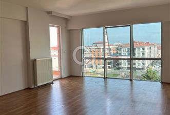 Karşıyaka'nın merkezi konumunda yer alan site içi geniş daire - 1 - 313241