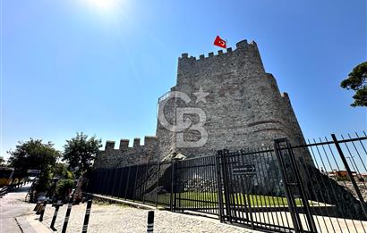 Anadolu Hisarında Geniş Bahçeli Satılık Komple Bina