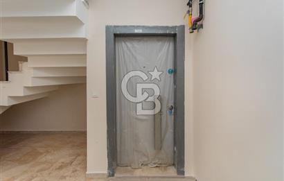 Yenifoça Site İçerisinde Satılık Bahçe Katı 2+1 Daire