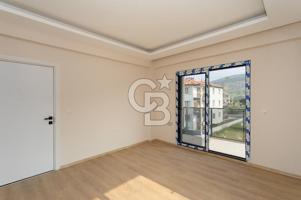 Yenifoça Site İçerisinde Satılık 2+1 Ara Kat Daire