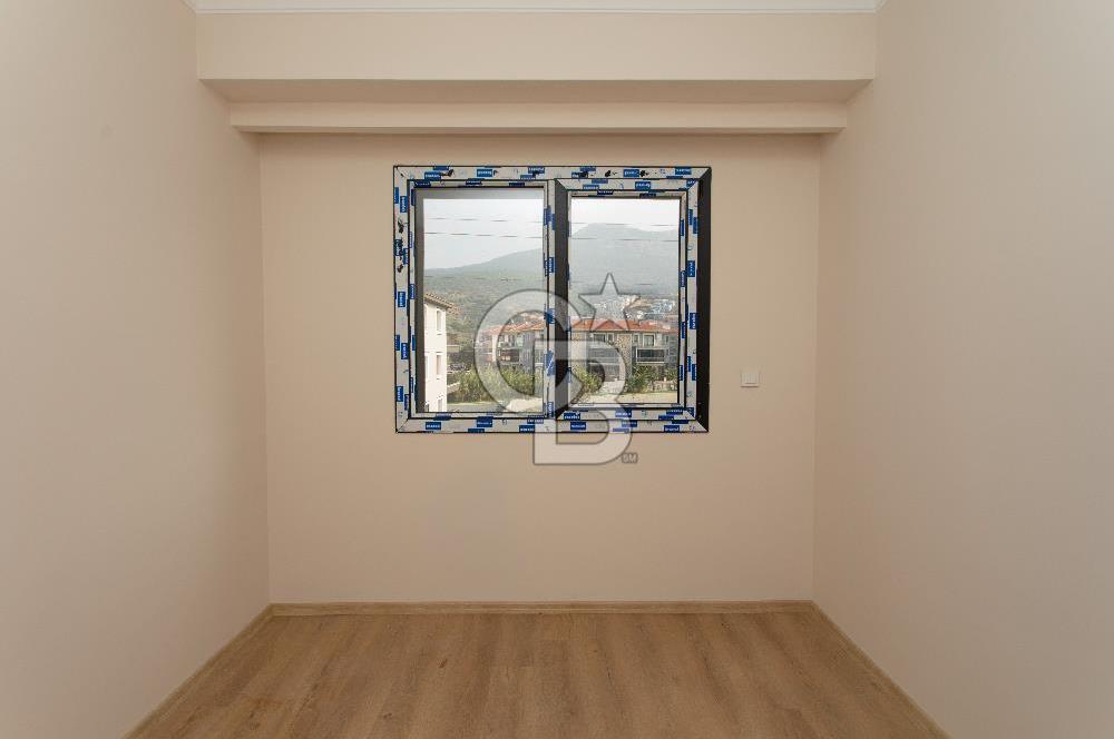 Yenifoça Site İçerisinde Satılık 2+1 Ara Kat Daire