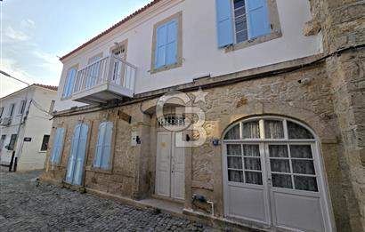ÇEŞME ALAÇATI KÖYİÇİNDE SATILIK 9 ODALI BUTİK OTEL