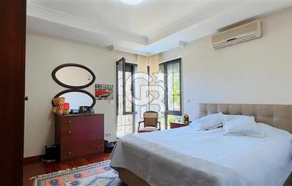 DRAGOS'TA DENİZ MANZARALI 500 M2 HAVUZLU , BAHÇELİ VİLLA 8+2