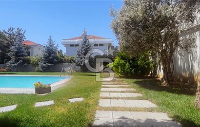 DRAGOS'TA DENİZ MANZARALI 500 M2 HAVUZLU , BAHÇELİ VİLLA 8+2