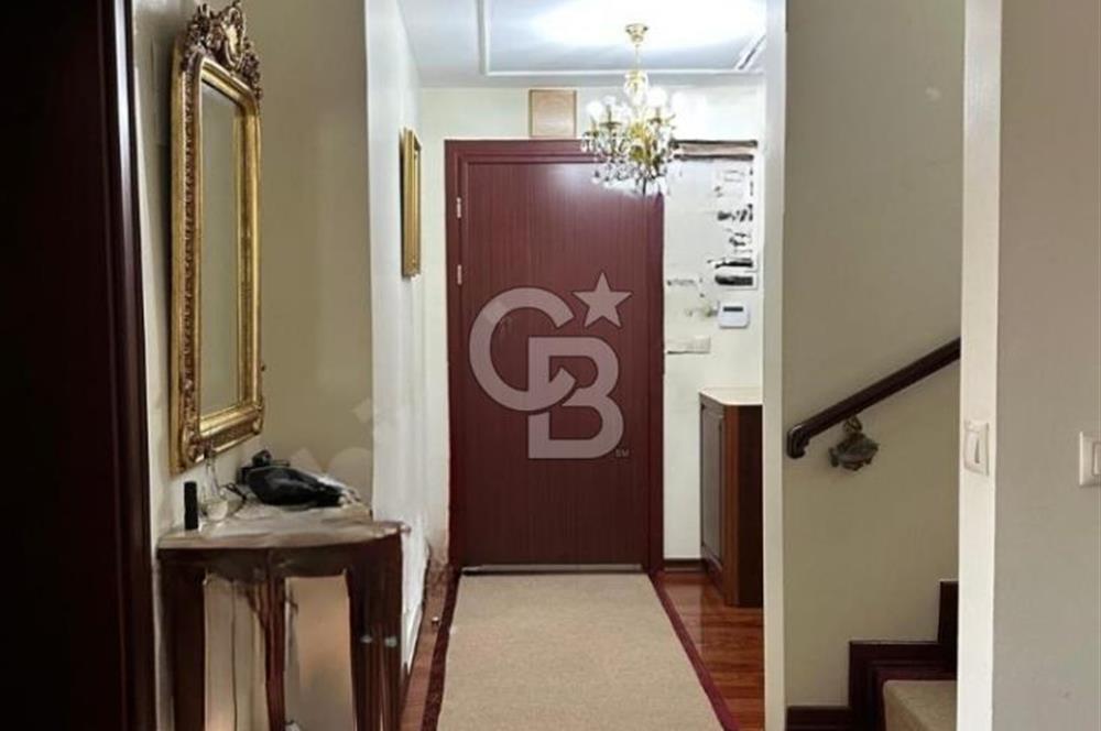 DRAGOS'TA DENİZ MANZARALI 500 M2 HAVUZLU , BAHÇELİ VİLLA 8+2