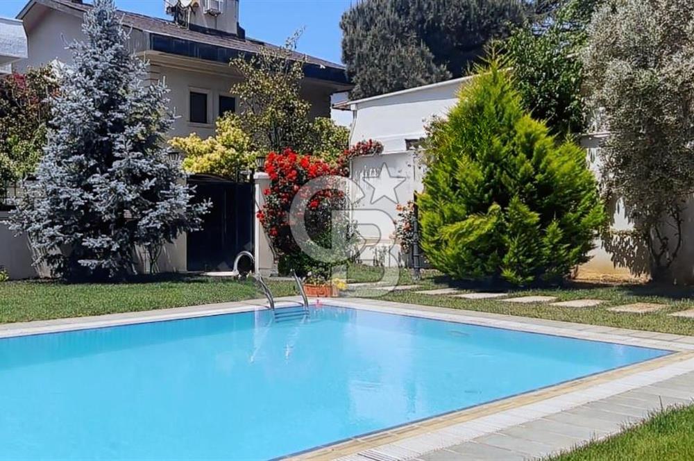 DRAGOS'TA DENİZ MANZARALI 500 M2 HAVUZLU , BAHÇELİ VİLLA 8+2