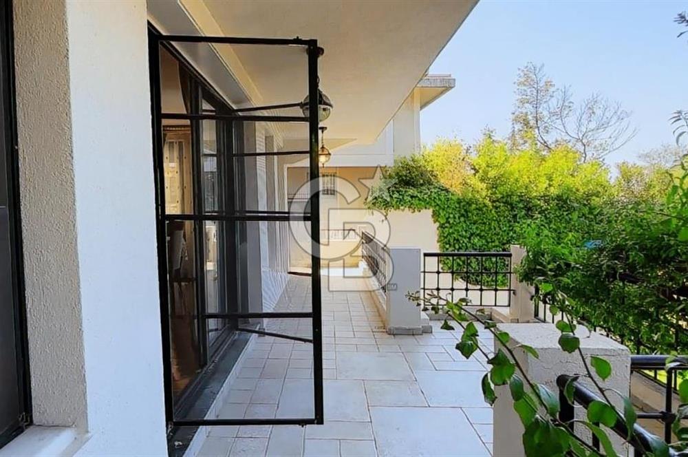 DRAGOS'TA DENİZ MANZARALI 500 M2 HAVUZLU , BAHÇELİ VİLLA 8+2