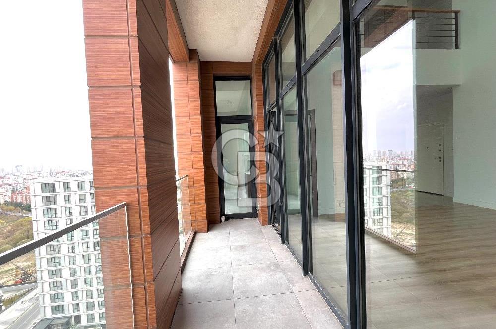 BAHÇEŞEHİR AKZİRVE STRADA 4+1 TERASLI LOFT DUBLEKS DAİRE