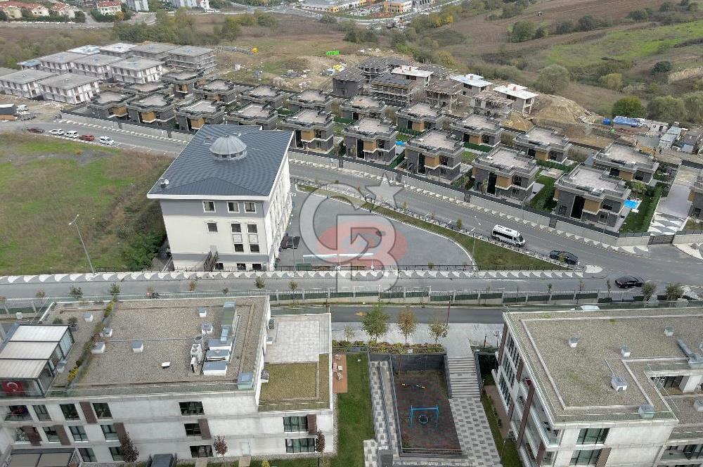 BAHÇEŞEHİR AKZİRVE STRADA 4+1 TERASLI LOFT DUBLEKS DAİRE