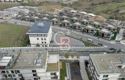 BAHÇEŞEHİR AKZİRVE STRADA 4+1 TERASLI LOFT DUBLEKS DAİRE