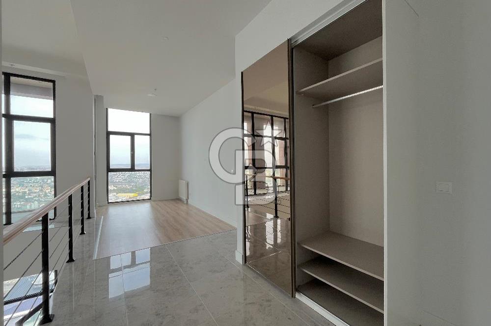 BAHÇEŞEHİR AKZİRVE STRADA 4+1 TERASLI LOFT DUBLEKS DAİRE
