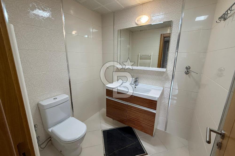 Bayraklı Körfez Mahallesi Güvenlikli Sitede Kiralık 4+1 Daire