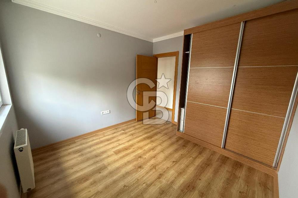 Bayraklı Körfez Mahallesi Güvenlikli Sitede Kiralık 4+1 Daire