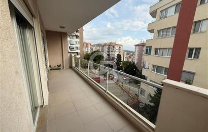 Bayraklı Körfez Mahallesi Güvenlikli Sitede Kiralık 4+1 Daire