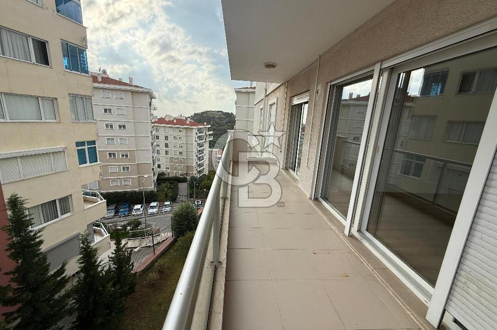 Bayraklı Körfez Mahallesi Güvenlikli Sitede Kiralık 4+1 Daire