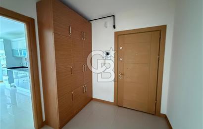 Bayraklı Körfez Mahallesi Güvenlikli Sitede Kiralık 4+1 Daire