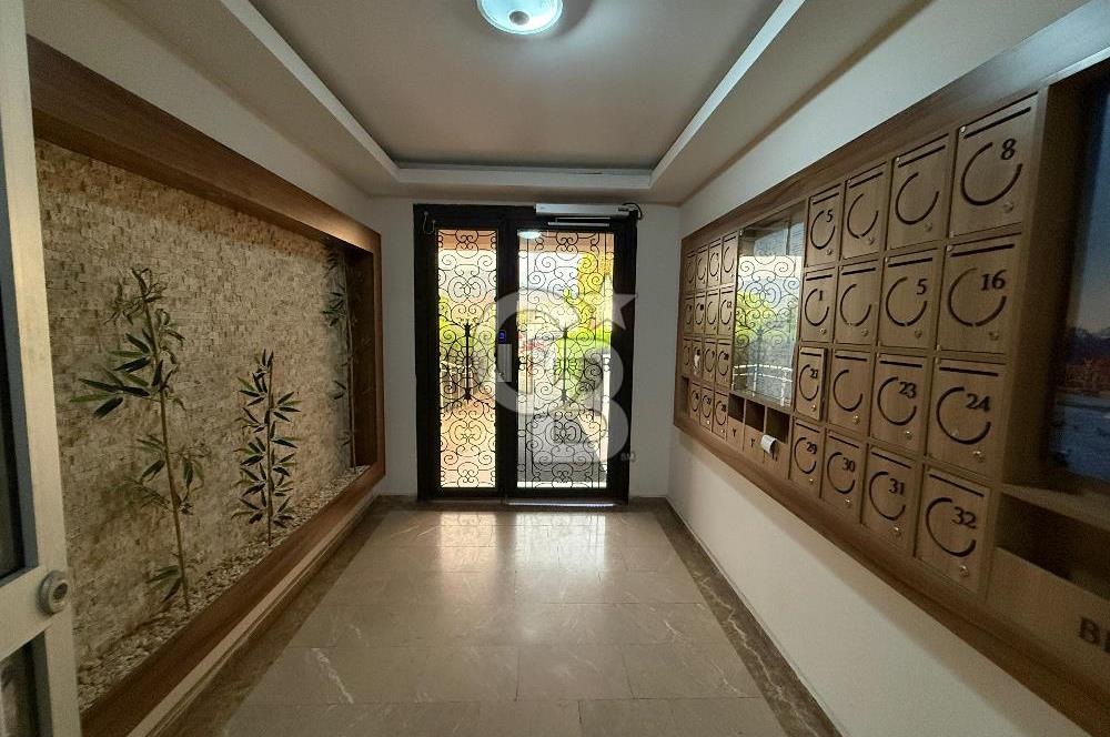 Bayraklı Körfez Mahallesi Güvenlikli Sitede Kiralık 4+1 Daire
