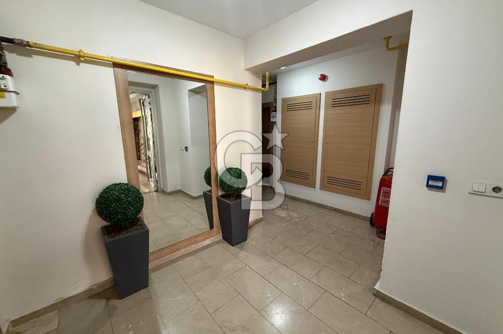 Bayraklı Körfez Mahallesi Güvenlikli Sitede Kiralık 4+1 Daire