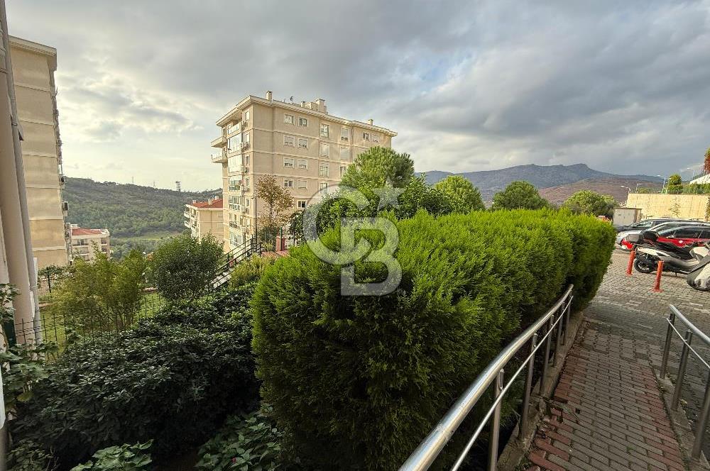 Bayraklı Körfez Mahallesi Güvenlikli Sitede Kiralık 4+1 Daire