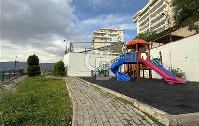 Bayraklı Körfez Mahallesi Güvenlikli Sitede Kiralık 4+1 Daire